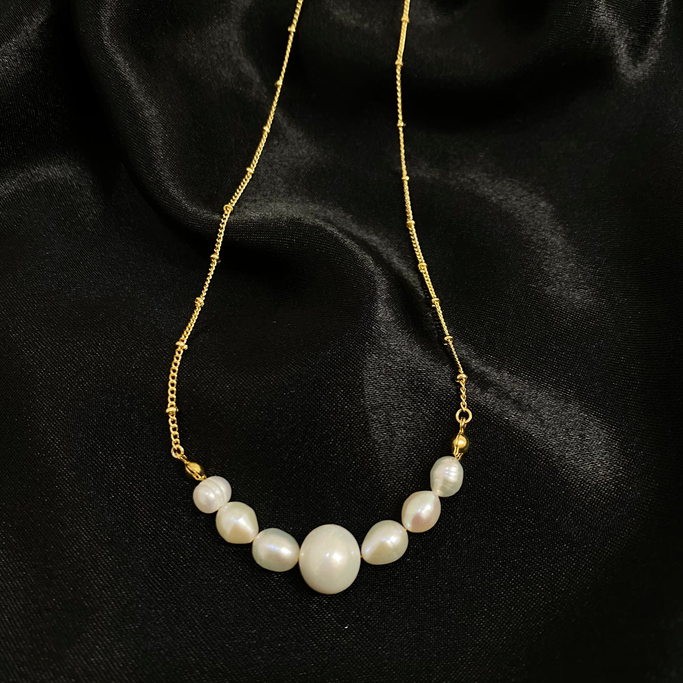 Collar Aoi de perlas en oro laminado de 18 K