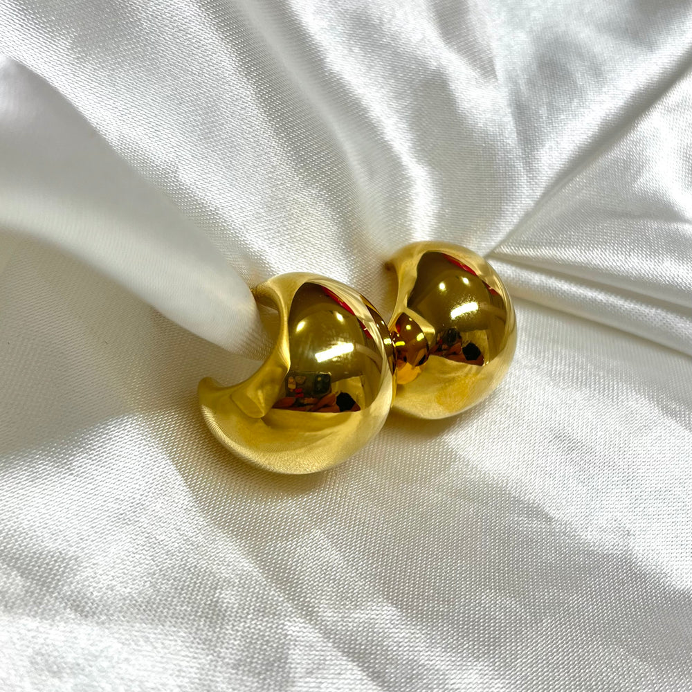 Arracadas Pilar chunky mini gota de acero inoxidable con baño de oro 18K - AMATINA Joyería