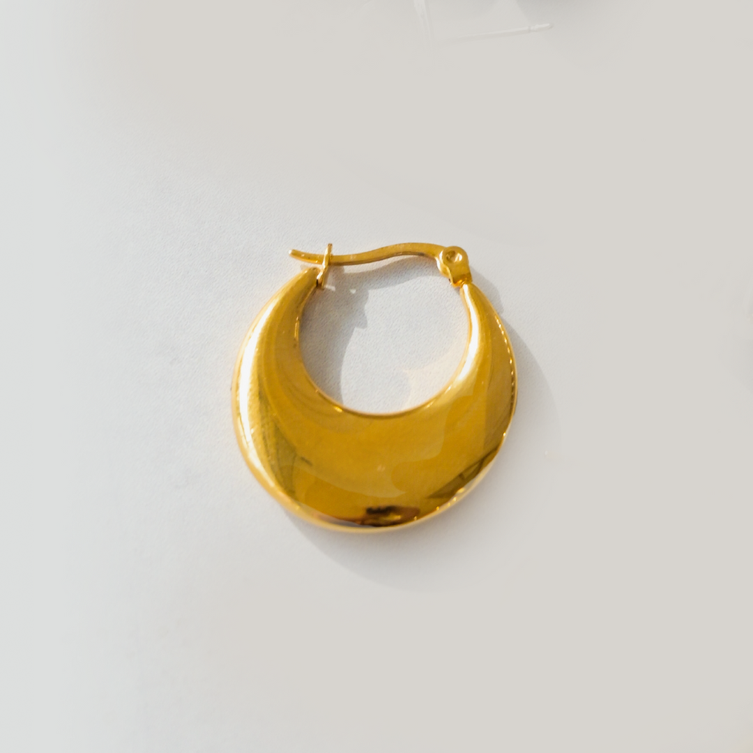 Arracadas Xio chunky lisas de acero inoxidable con baño de oro 18K - AMATINA Joyería