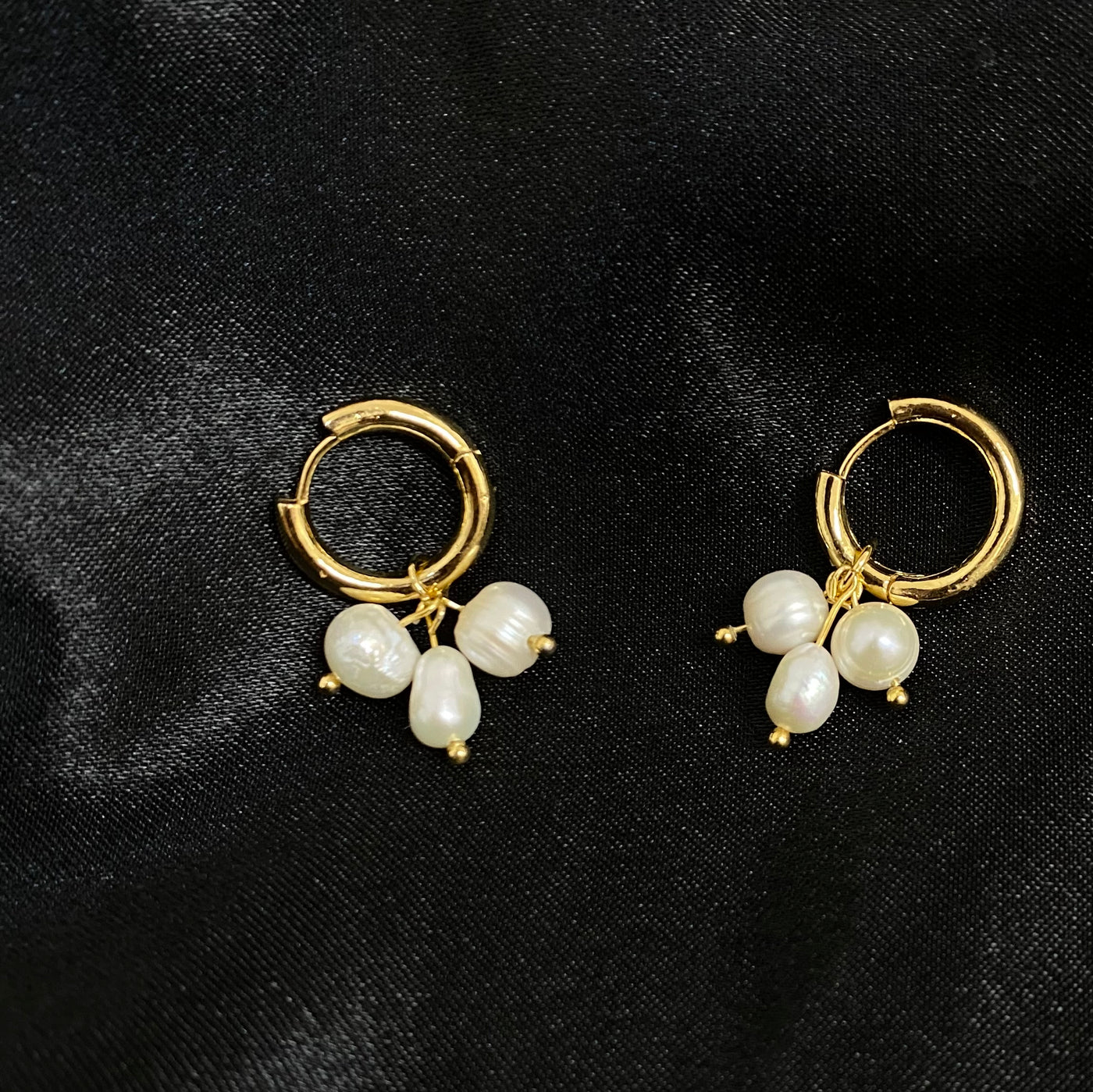 Aretes Kai con perlas de chapa de oro 18 K.