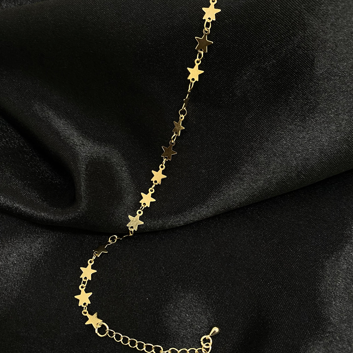 Pulsera Estelar con figuras de estrella de oro laminado de 18K