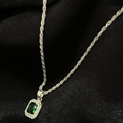 Collar Hestia de plata .925 con dije de zirconia