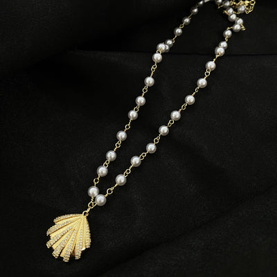 Collar Nayeli de oro laminado con perlas
