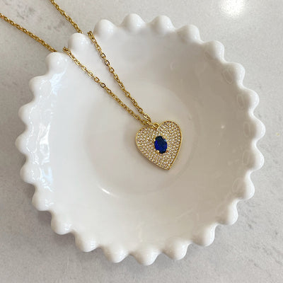 Collar Anya con dije de corazón con zirconias de oro laminado de 18K
