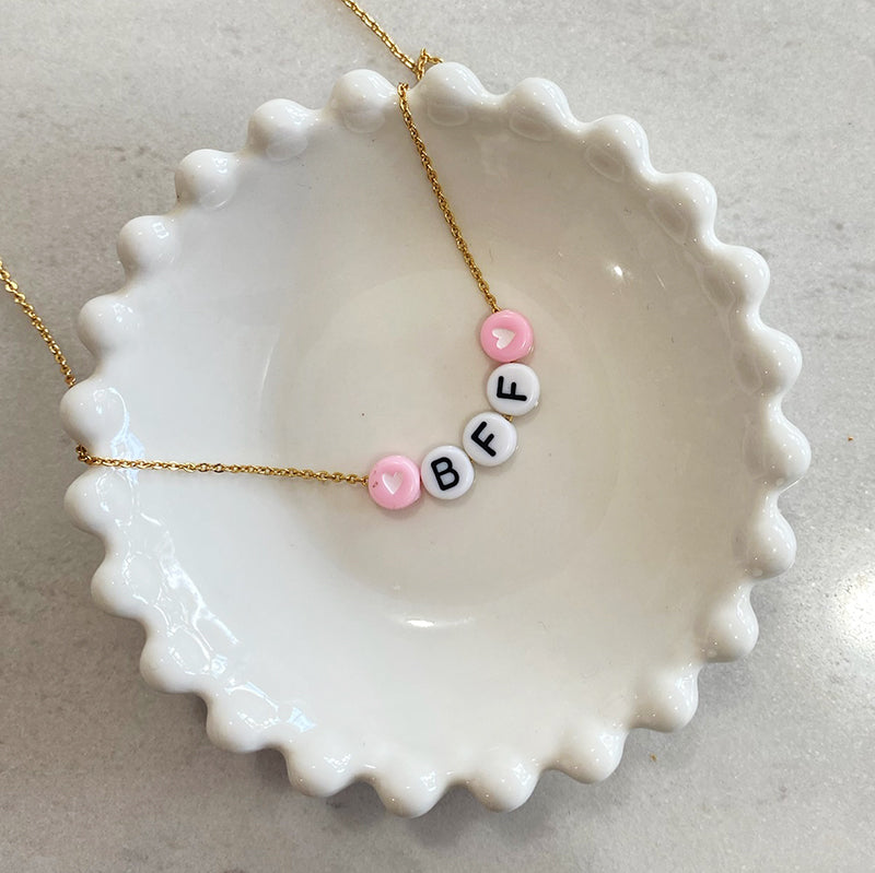 Collar Mejores Amigas 'BFF' con cadena de chapa de oro de 18K