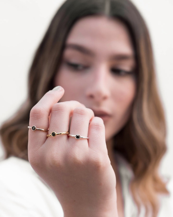 Anillo Destellos de plata .925 con zirconia negra - AMATINA Joyería