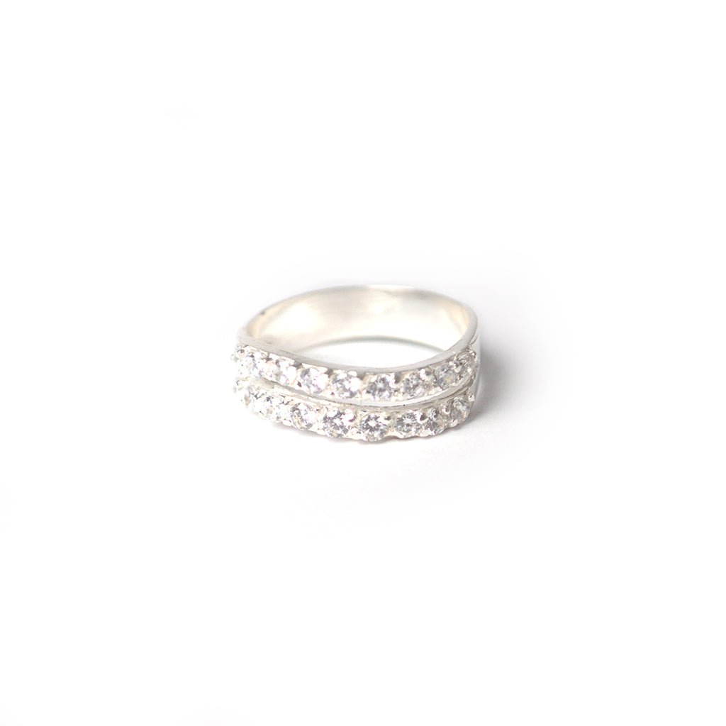 Anillo Ingrid con zirconias de plata .925 - AMATINA Joyería
