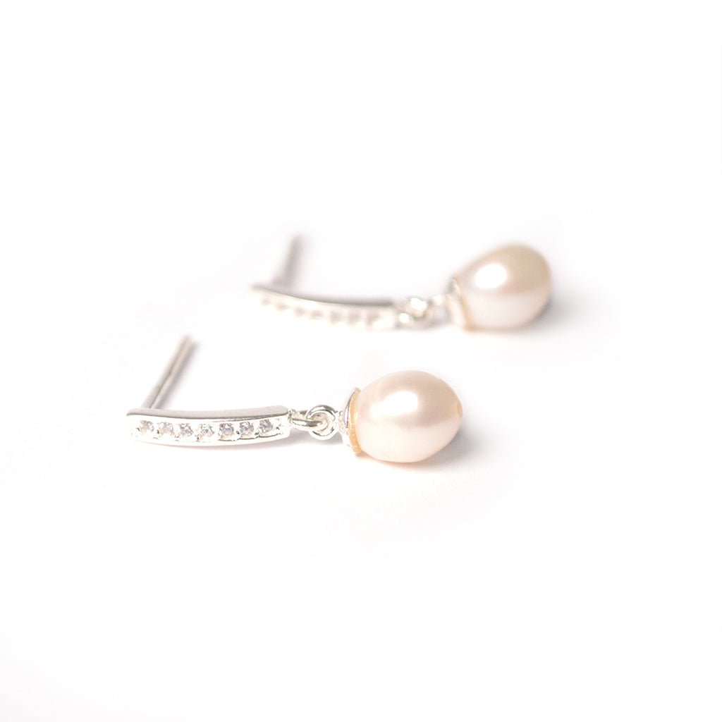 Aretes Perla de plata .925 con zirconias y perla - AMATINA Joyería