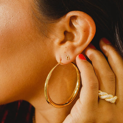 Arracadas Siria grandes circulares con chapa de oro 18K - AMATINA Joyería