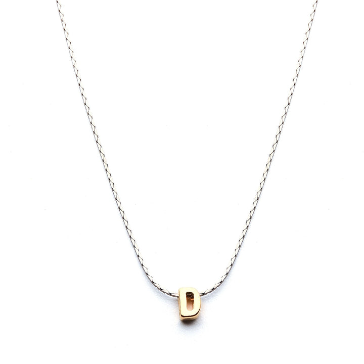 Collar Mundo de Iniciales con cadena bañada en rodio y dije de letra en chapa de oro 24K - AMATINA Joyería