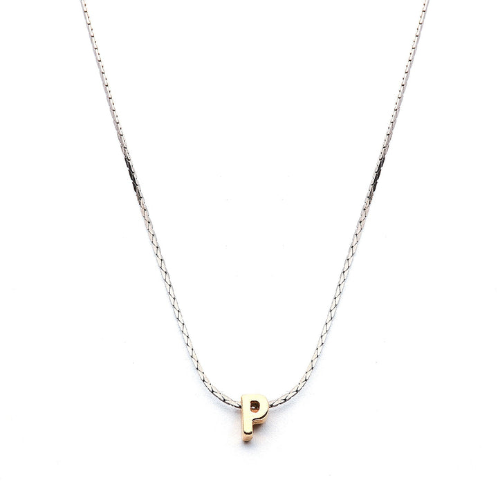 Collar Mundo de Iniciales con cadena bañada en rodio y dije de letra en chapa de oro 24K - AMATINA Joyería