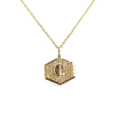 Collar Romina con iniciales con chapa de oro de 18K - AMATINA Joyería