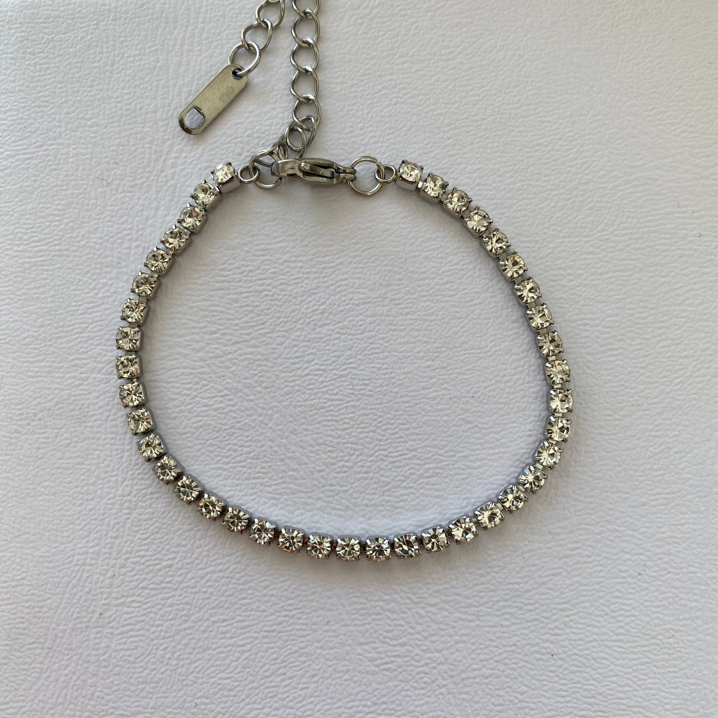 Pulsera Hanna de acero inoxidable con zirconias