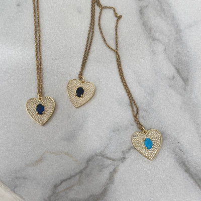 Collar Anya con dije de corazón con zirconias de oro laminado de 18K