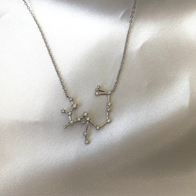 Collar constelación Sagitario de plata con baño de rodio