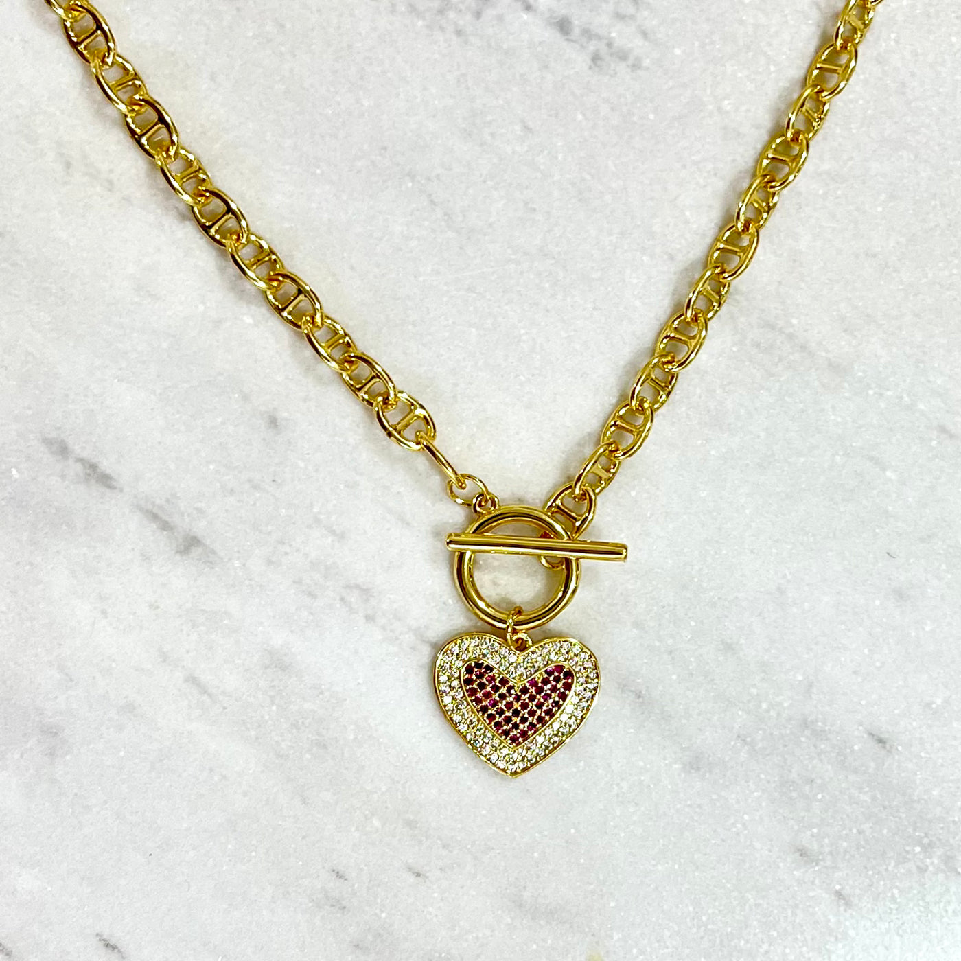Collar San Valentín Vol. 3 con broche T y corazón con zirconias de oro laminado