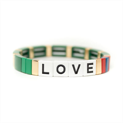 Pulsera Lucrecia en cerámica de color verde con la palabra LOVE - AMATINA Joyería